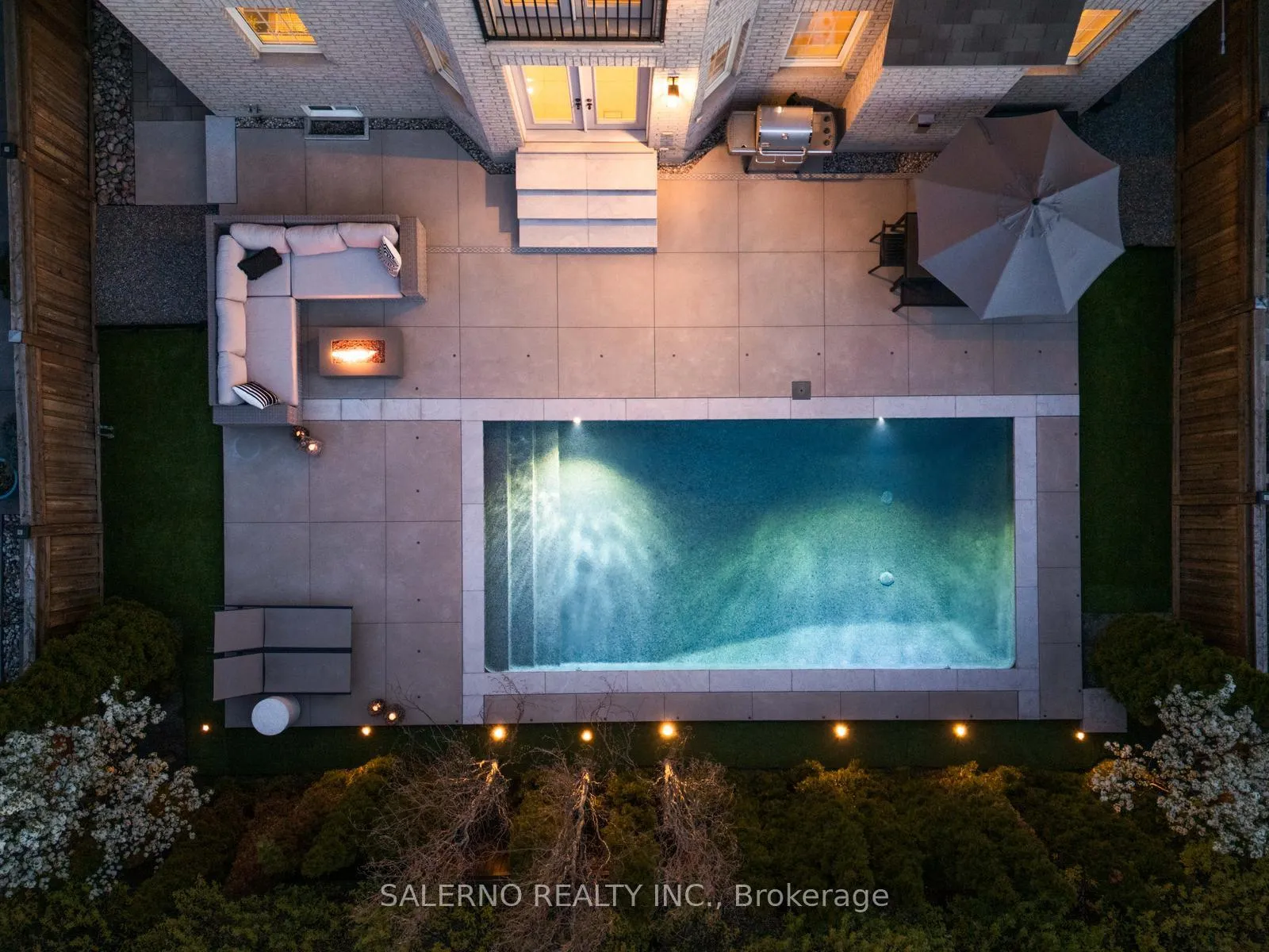 Photo 48 of 58 Balderson Drive, Vaughan, Kleinburg — HOMEH