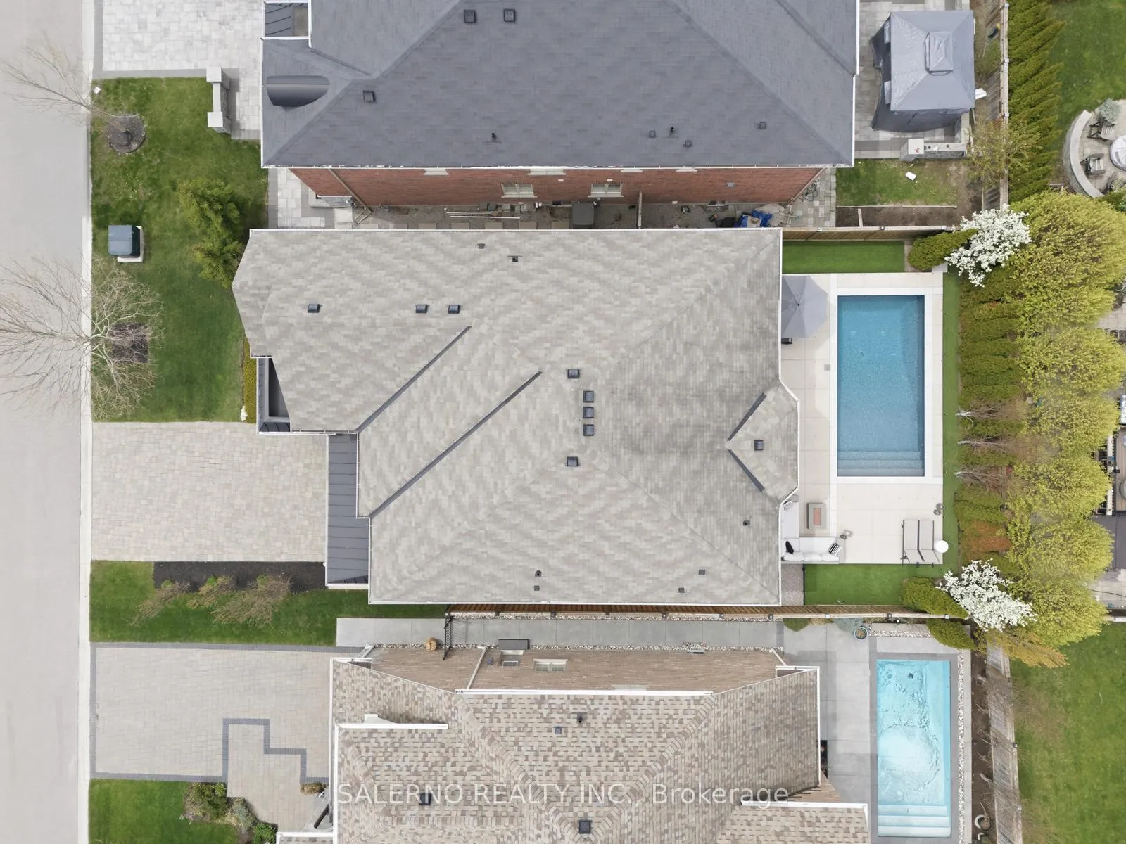 Photo 49 of 58 Balderson Drive, Vaughan, Kleinburg — HOMEH