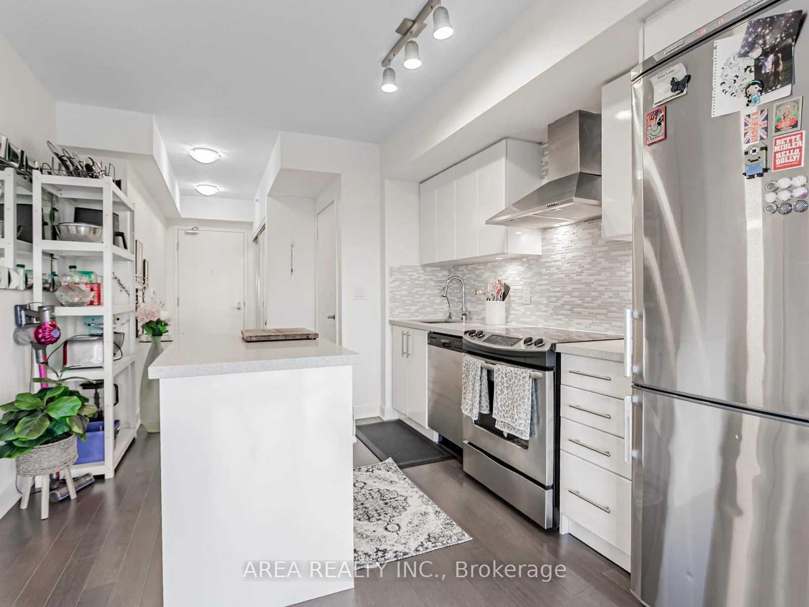 Photo 4 of Unit 2009, 58 Orchard View Boulevard, Toronto, Yonge-Eglinton — HOMEH