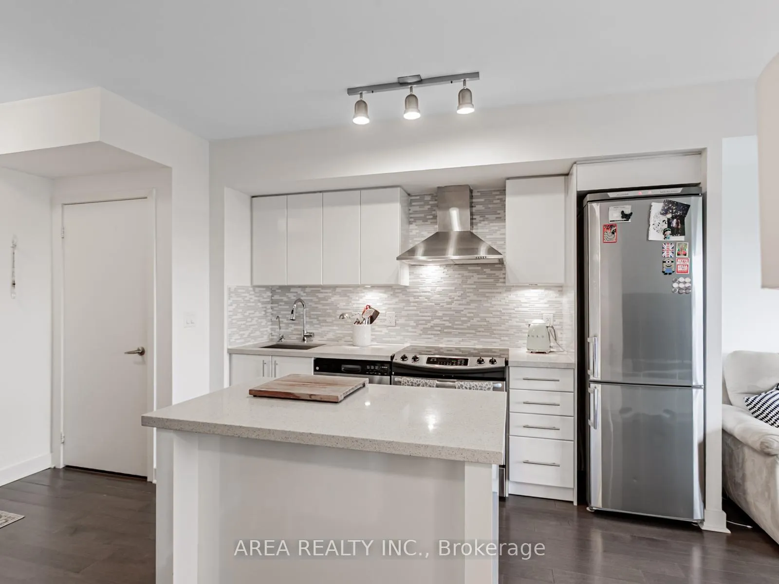Photo 5 of Unit 2009, 58 Orchard View Boulevard, Toronto, Yonge-Eglinton — HOMEH