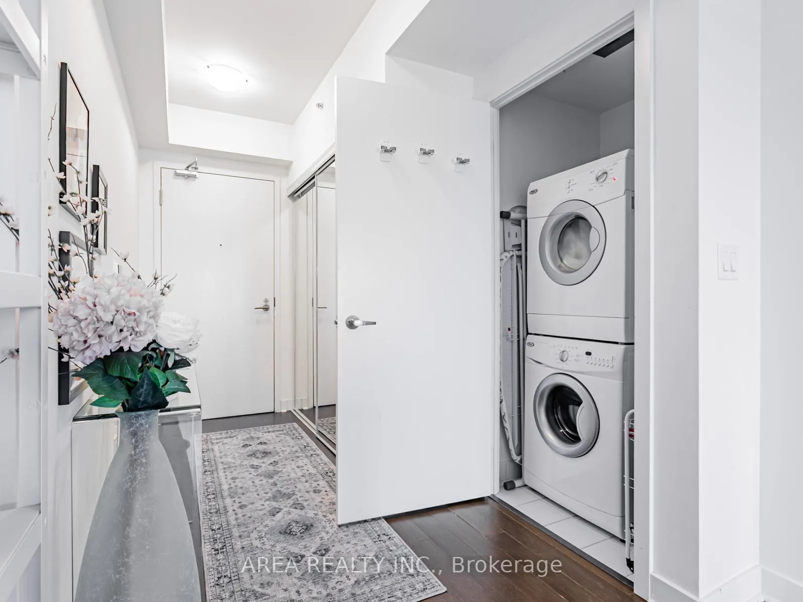 Photo 7 of Unit 2009, 58 Orchard View Boulevard, Toronto, Yonge-Eglinton — HOMEH