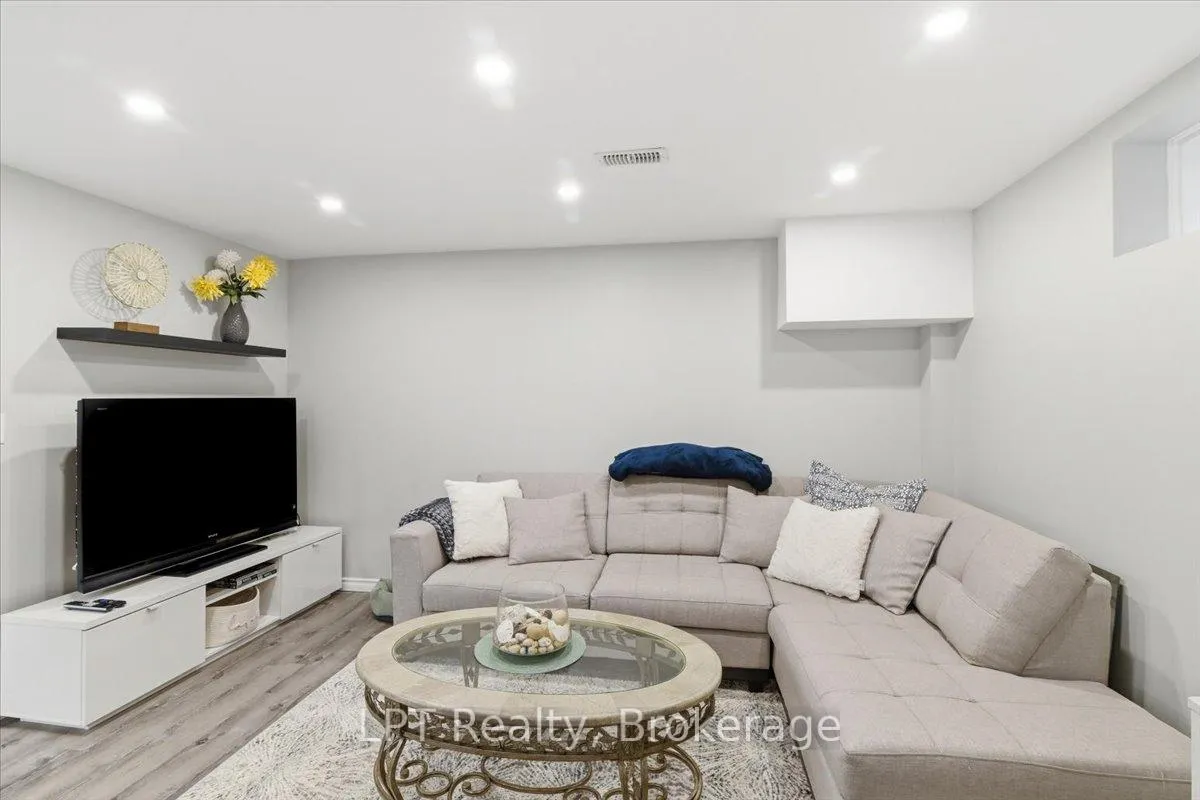 Photo 42 of 56 Pedwell Street, Clarington, Newcastle — HOMEH