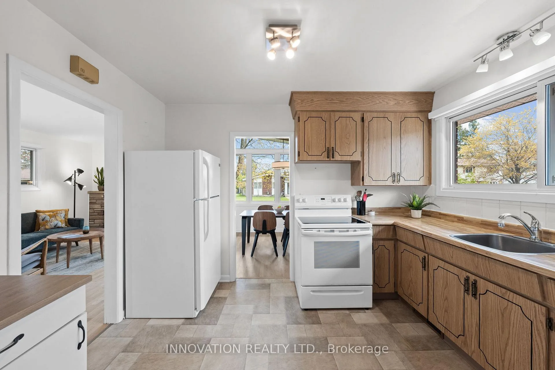 Photo 14 of 804 Adams Avenue, Ottawa, Elmvale Acres — HOMEH