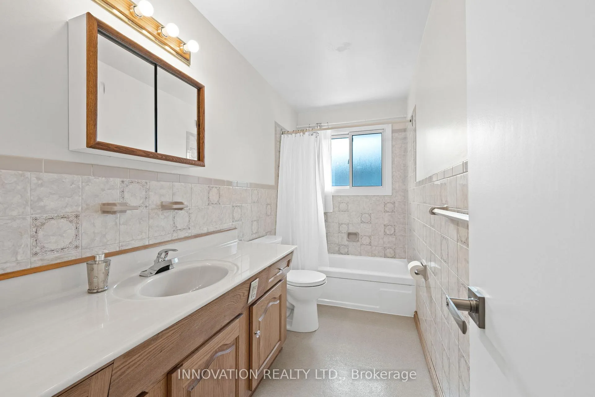 Photo 17 of 804 Adams Avenue, Ottawa, Elmvale Acres — HOMEH