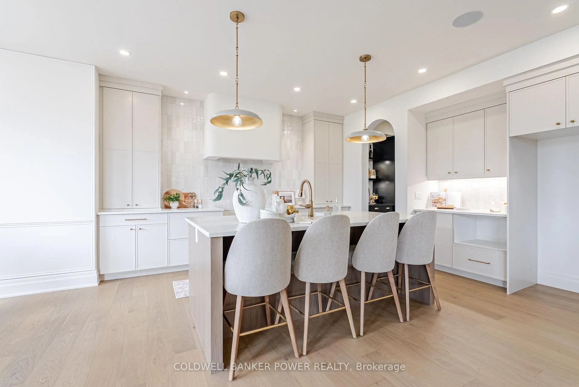 Photo 7 of 6315 Jack England Drive, London, South V — HOMEH