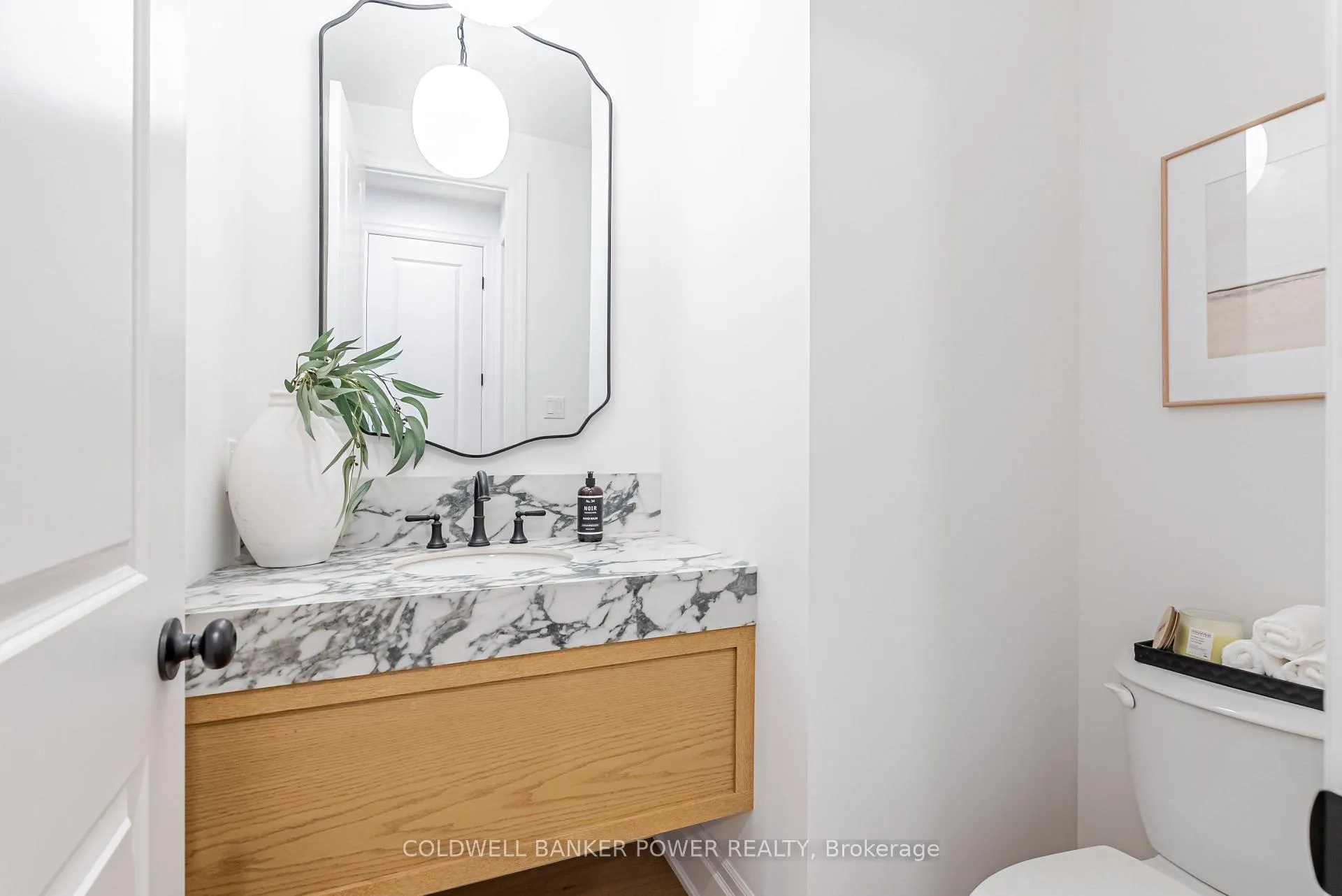 Photo 8 of 6315 Jack England Drive, London, South V — HOMEH