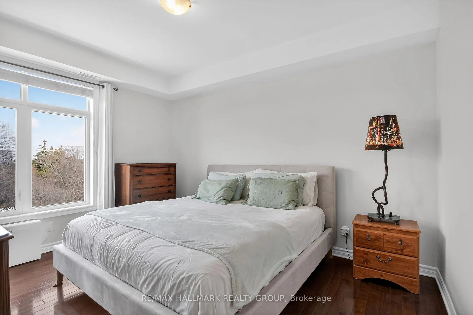 Photo 12 of Unit Unit F, 849 Blackcomb Private, Ottawa, Elmvale Acres — HOMEH