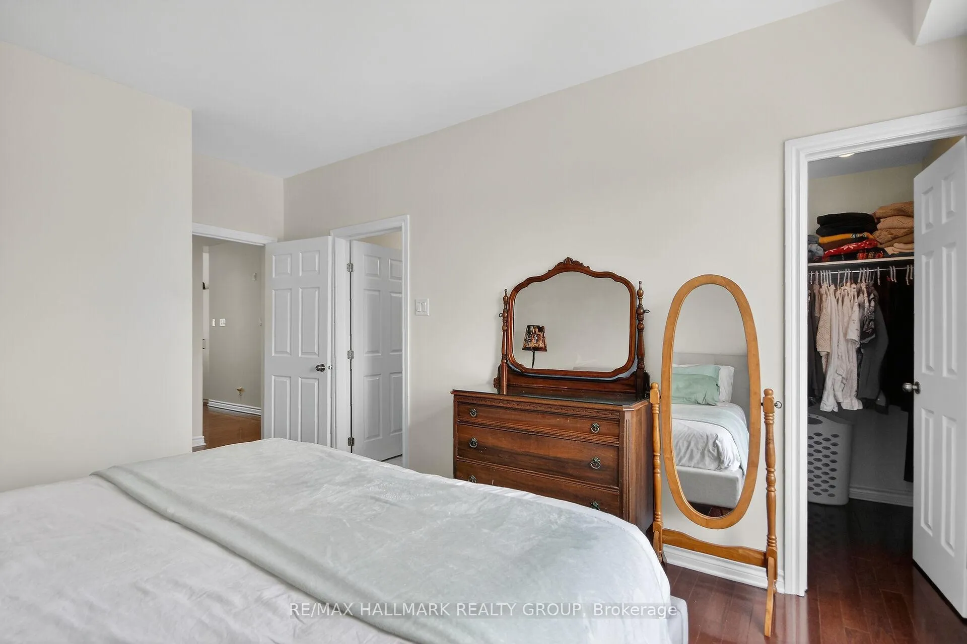 Photo 14 of Unit Unit F, 849 Blackcomb Private, Ottawa, Elmvale Acres — HOMEH