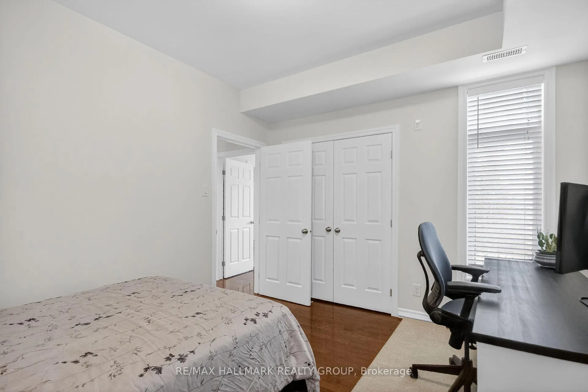 Photo 19 of Unit Unit F, 849 Blackcomb Private, Ottawa, Elmvale Acres — HOMEH