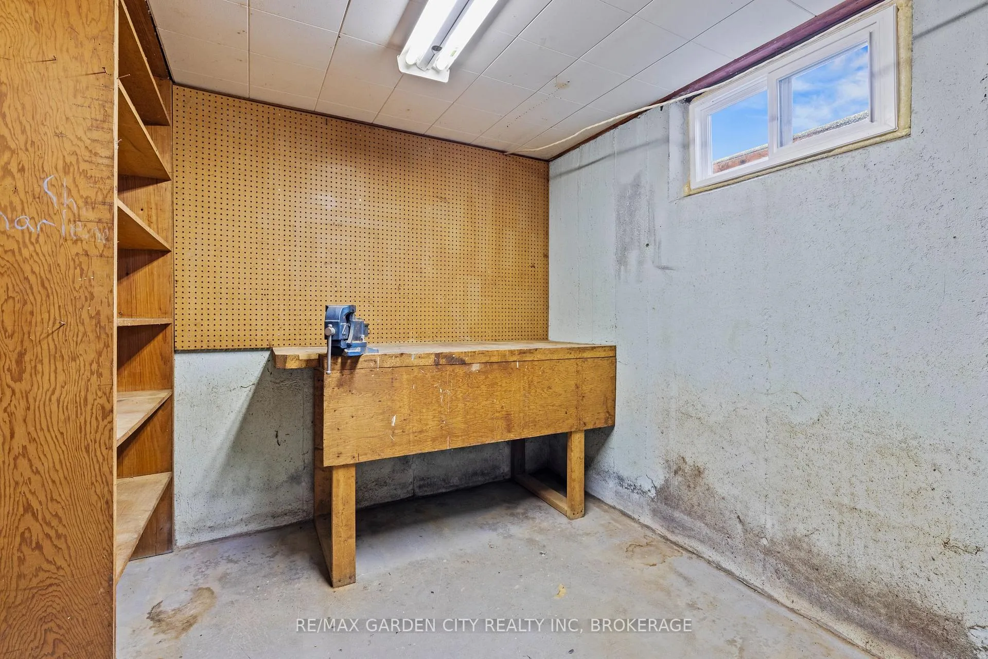 Photo 20 of 1 Gladman Avenue, St. Catharines, Martindale Pond — HOMEH