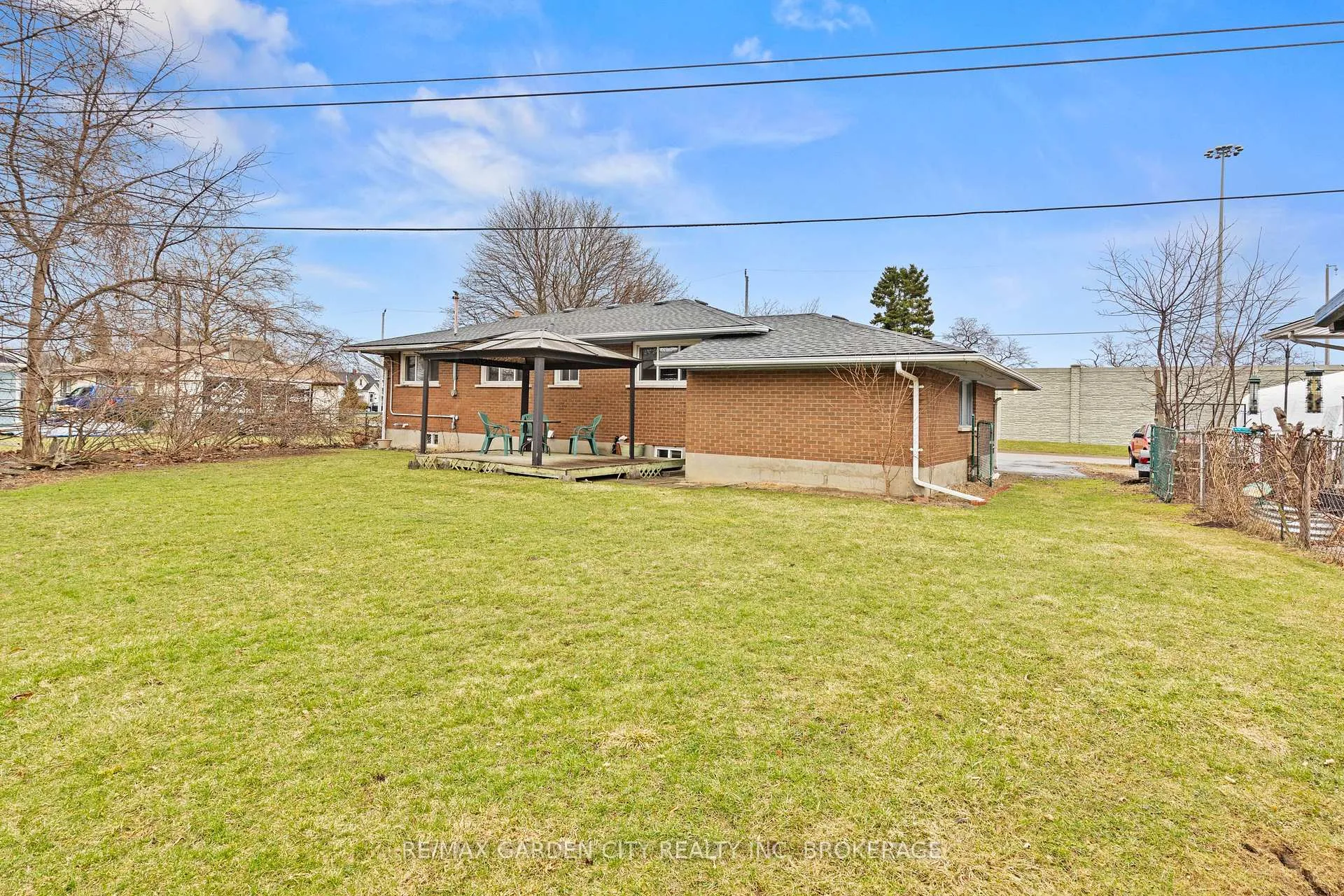 Photo 21 of 1 Gladman Avenue, St. Catharines, Martindale Pond — HOMEH