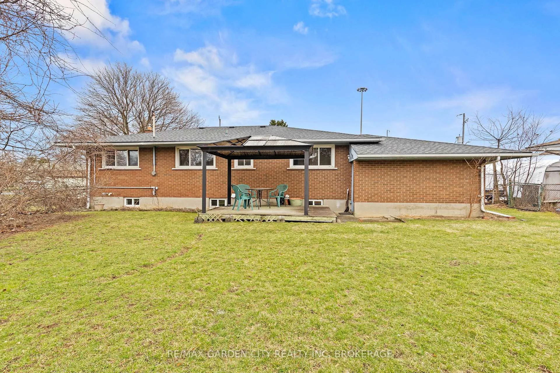 Photo 23 of 1 Gladman Avenue, St. Catharines, Martindale Pond — HOMEH