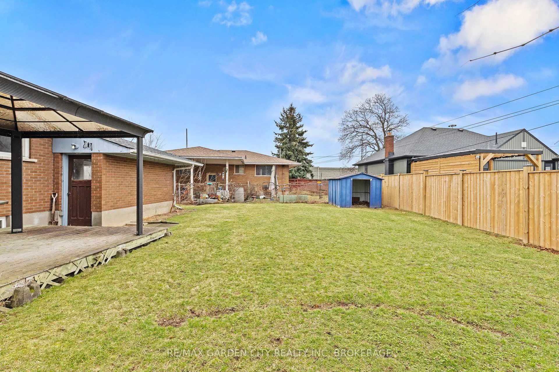 Photo 24 of 1 Gladman Avenue, St. Catharines, Martindale Pond — HOMEH
