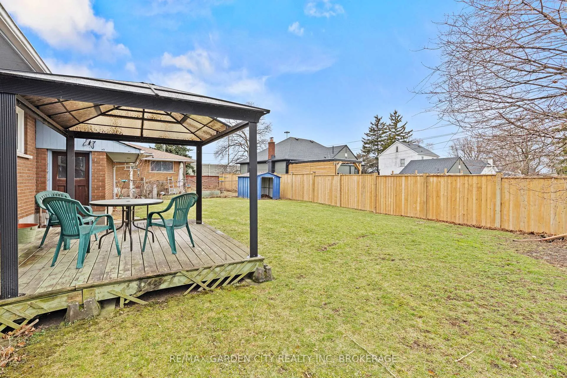 Photo 25 of 1 Gladman Avenue, St. Catharines, Martindale Pond — HOMEH