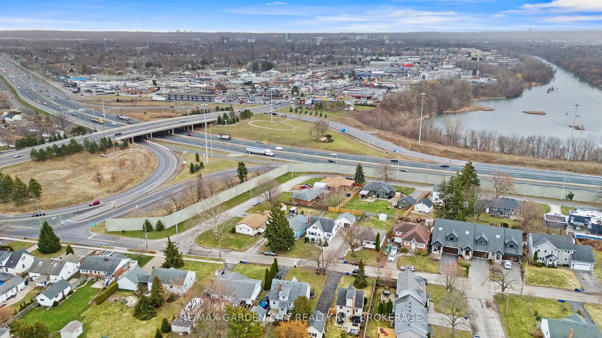 Photo 27 of 1 Gladman Avenue, St. Catharines, Martindale Pond — HOMEH