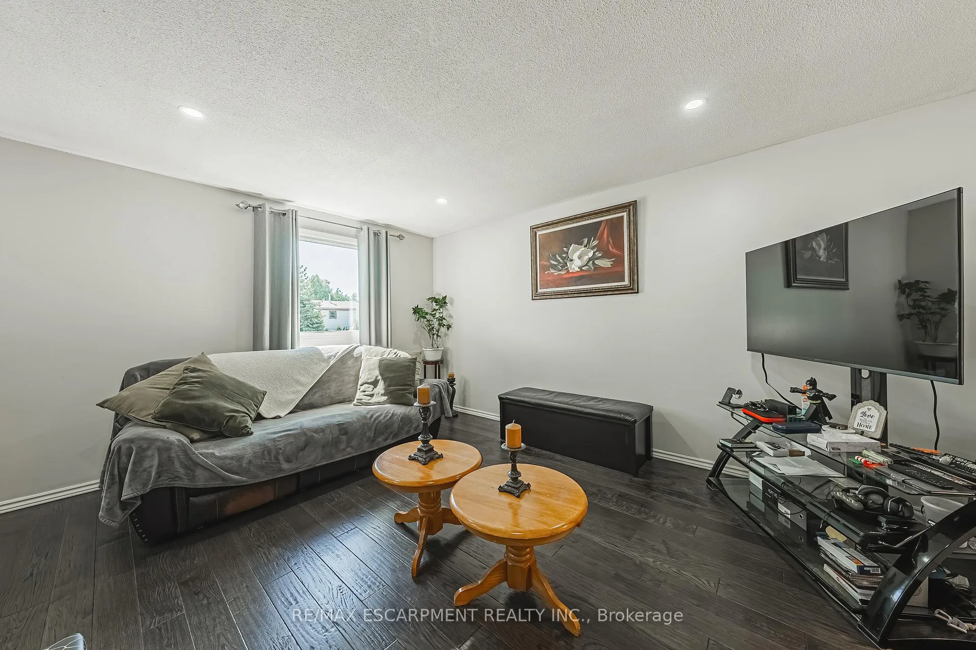 Photo 5 of 235 Larch Street, Hamilton, Lisgar — HOMEH