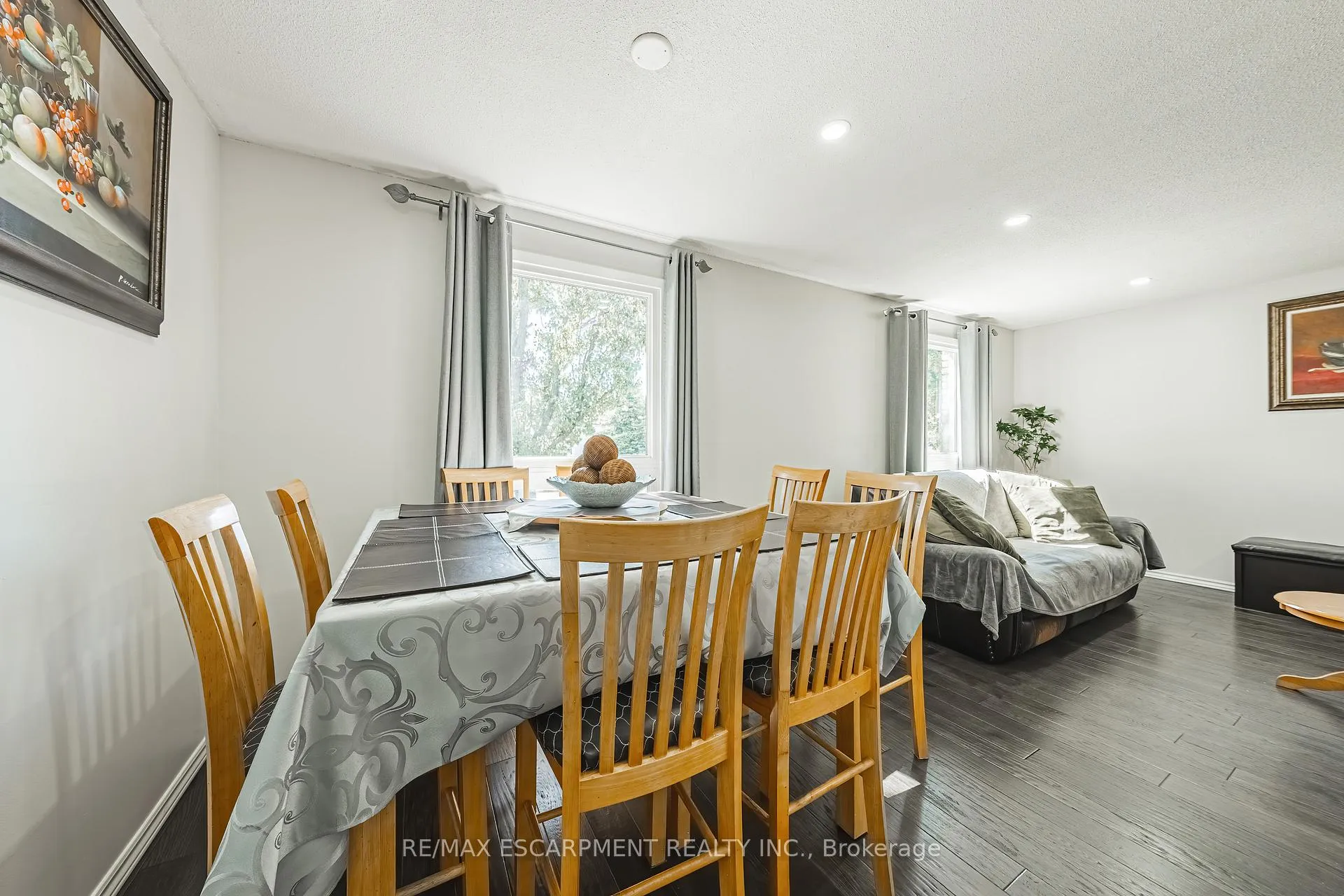 Photo 9 of 235 Larch Street, Hamilton, Lisgar — HOMEH