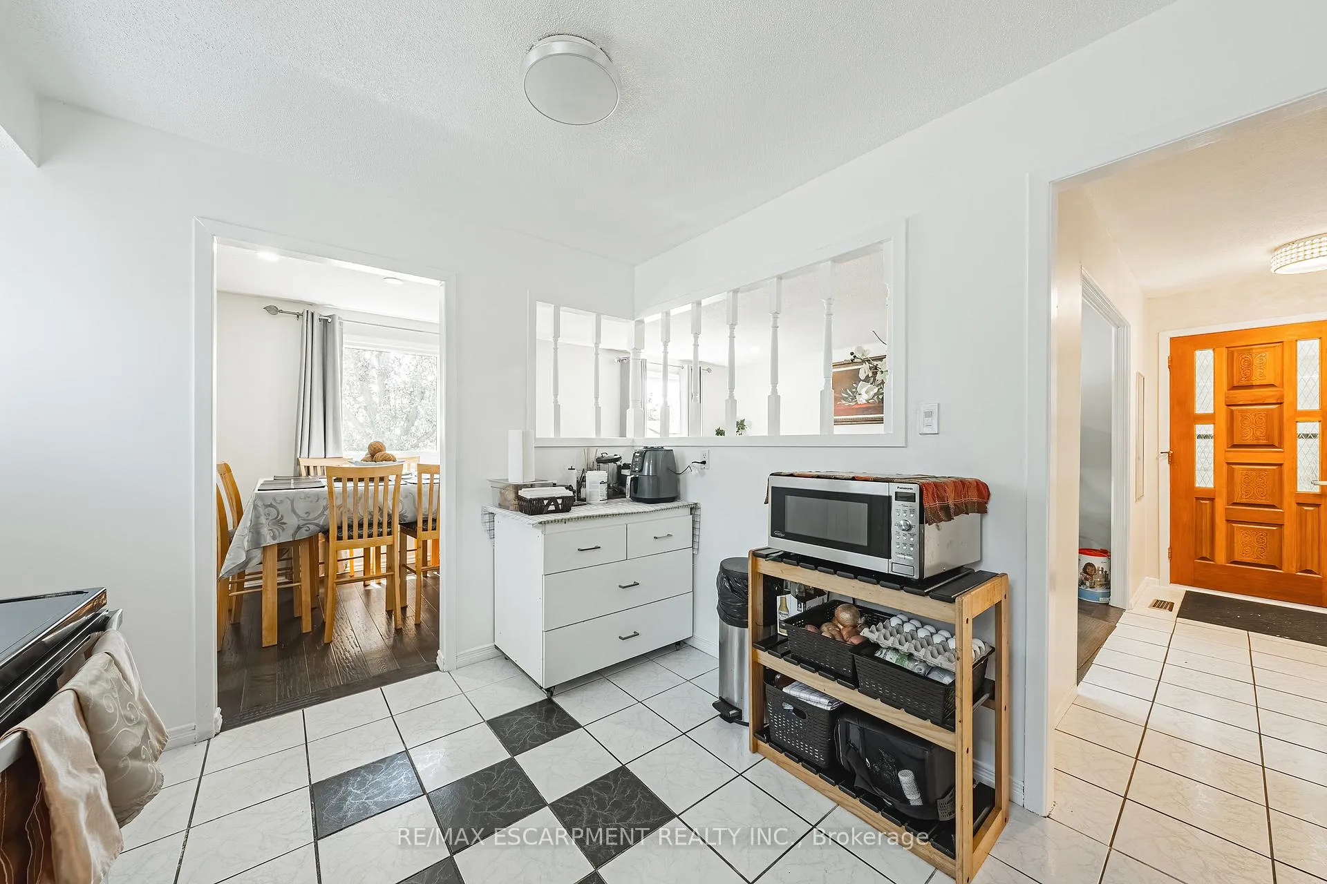 Photo 12 of 235 Larch Street, Hamilton, Lisgar — HOMEH