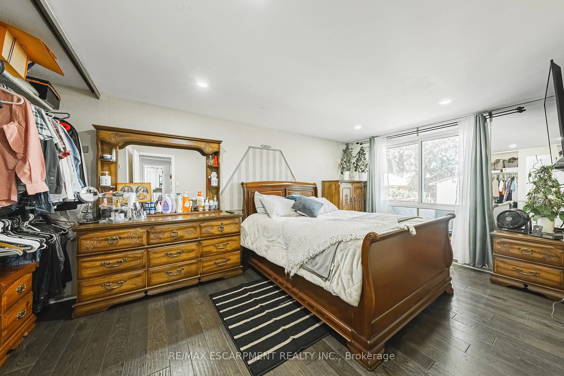 Photo 13 of 235 Larch Street, Hamilton, Lisgar — HOMEH