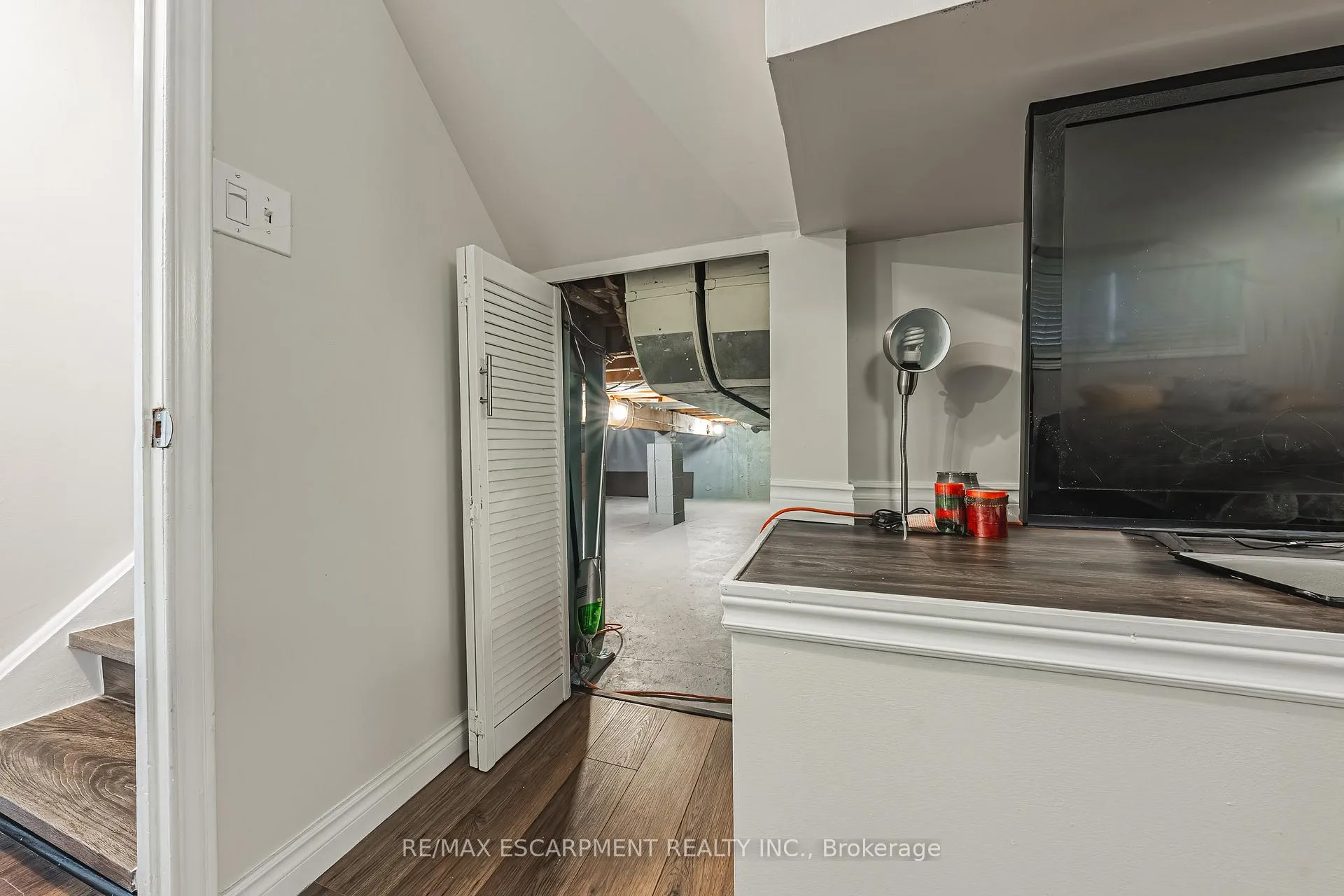 Photo 25 of 235 Larch Street, Hamilton, Lisgar — HOMEH