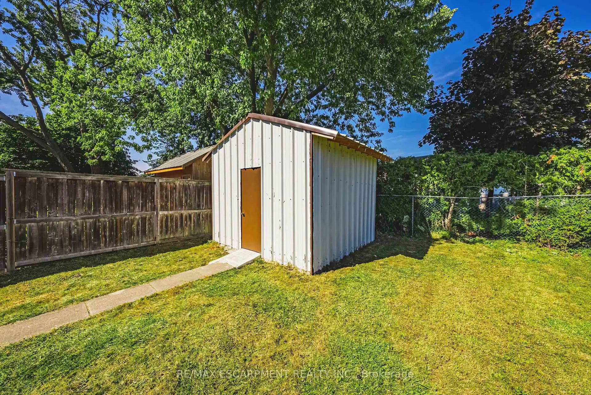 Photo 28 of 235 Larch Street, Hamilton, Lisgar — HOMEH