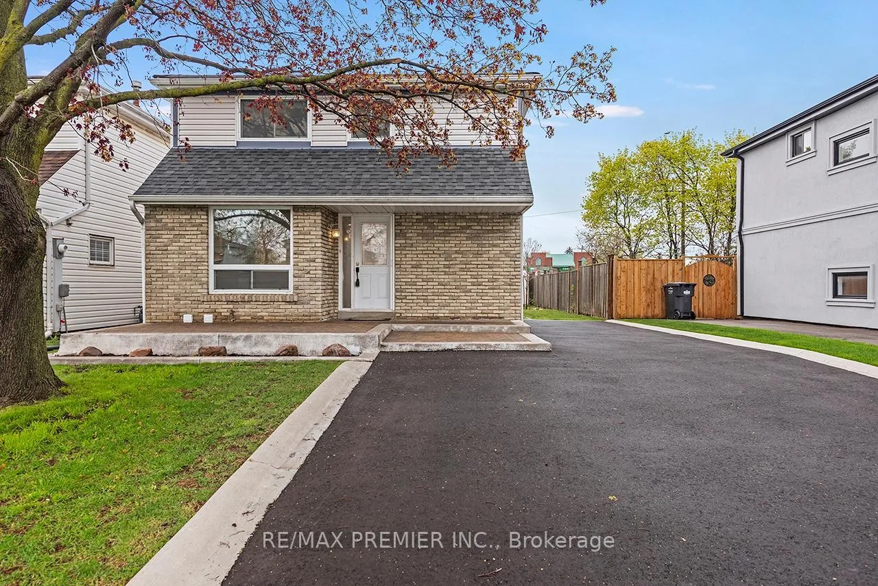 Photo 1 of 261 Leavens Court, Caledon, Bolton East — HOMEH