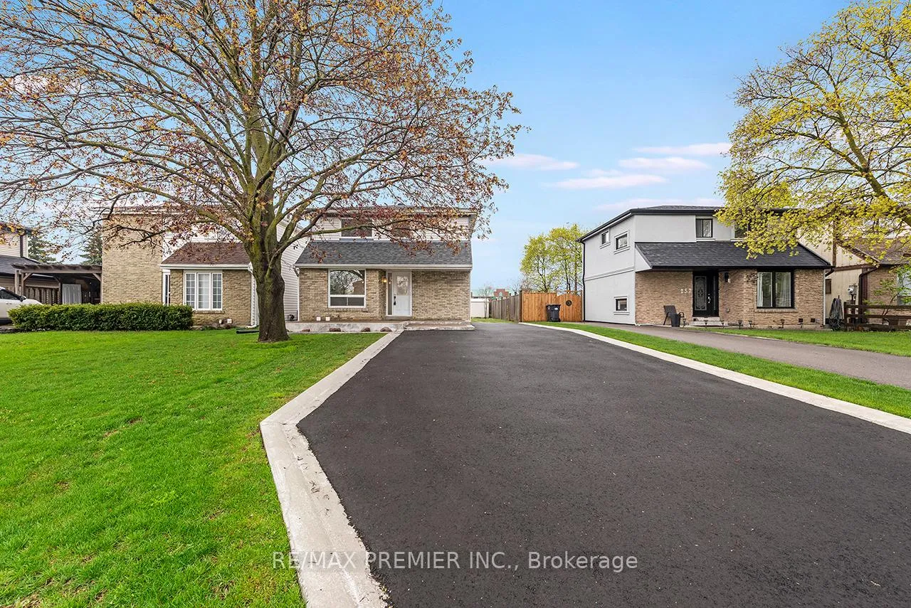 Photo 2 of 261 Leavens Court, Caledon, Bolton East — HOMEH