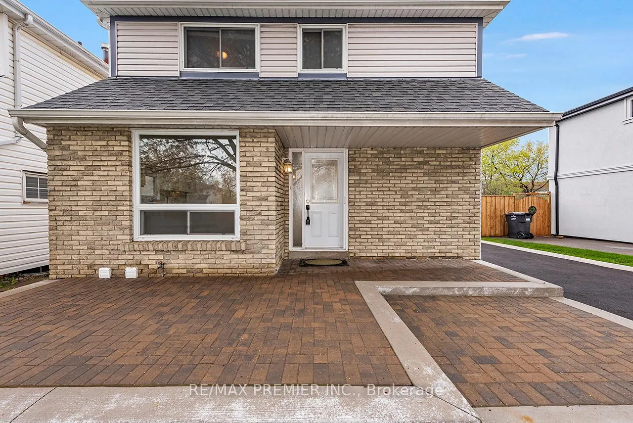 Photo 3 of 261 Leavens Court, Caledon, Bolton East — HOMEH