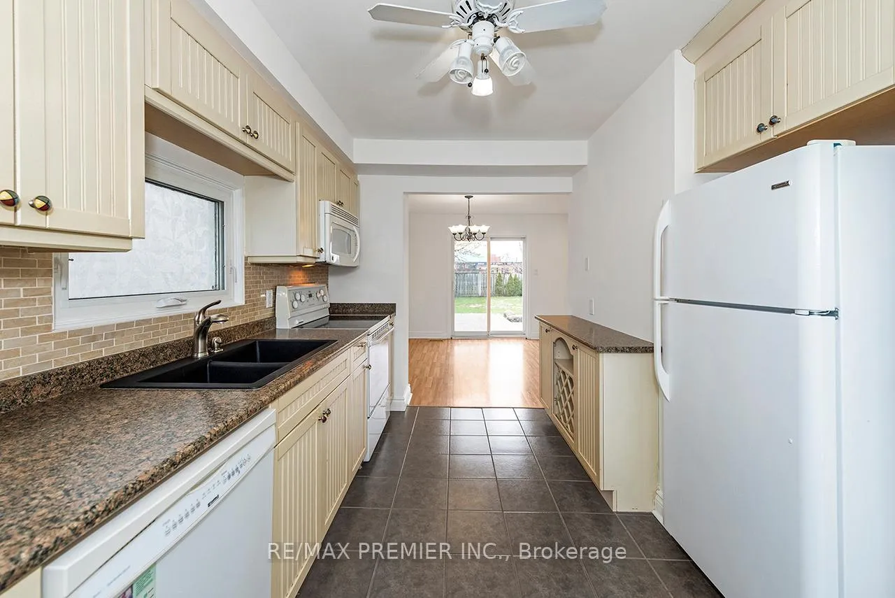 Photo 15 of 261 Leavens Court, Caledon, Bolton East — HOMEH