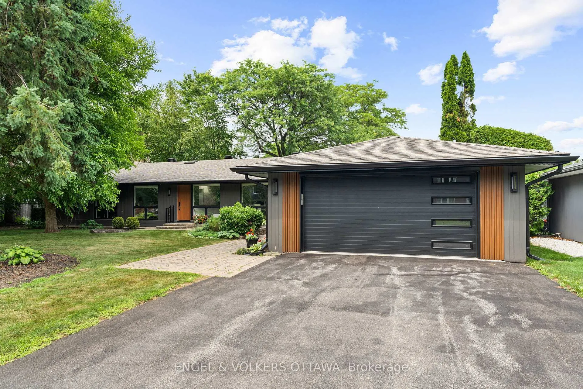 Photo 1 of 51 Lismer Crescent, Ottawa, Kanata - Beaverbrook — HOMEH