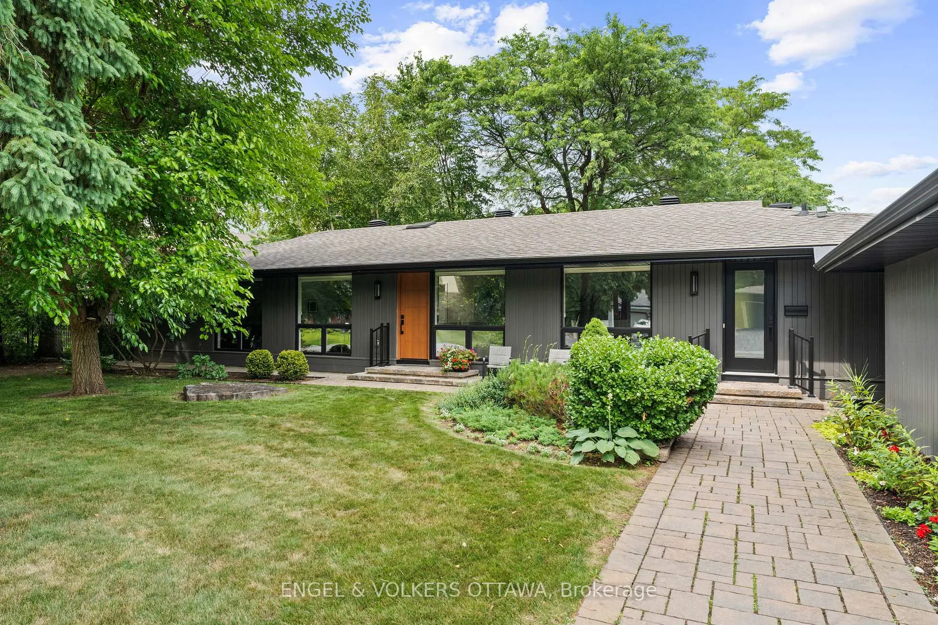 Photo 2 of 51 Lismer Crescent, Ottawa, Kanata - Beaverbrook — HOMEH