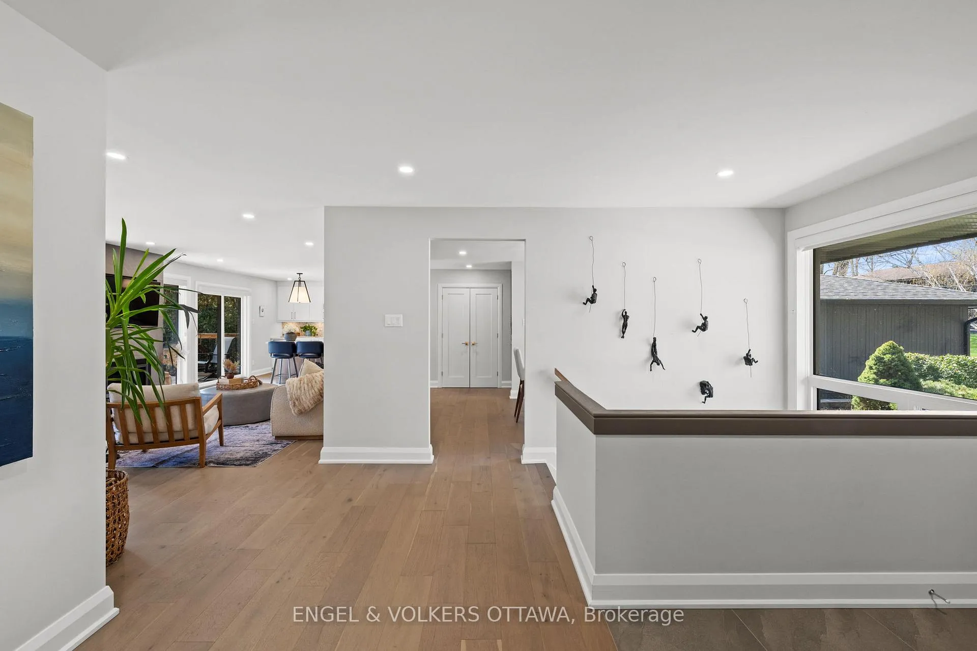 Photo 7 of 51 Lismer Crescent, Ottawa, Kanata - Beaverbrook — HOMEH