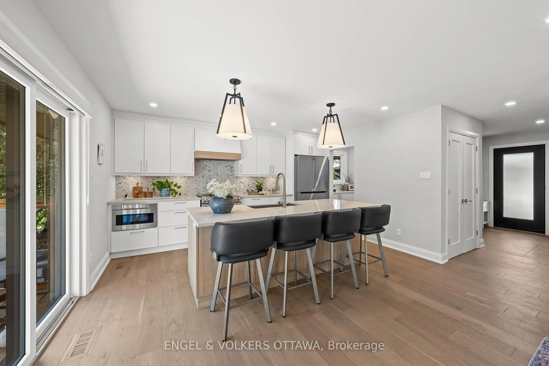 Photo 10 of 51 Lismer Crescent, Ottawa, Kanata - Beaverbrook — HOMEH