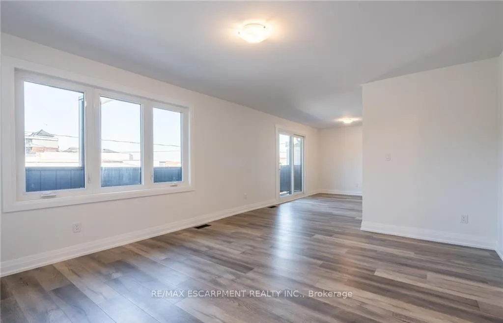 Photo 5 of Unit 3, 4289 Mountain Street, Lincoln, Beamsville — HOMEH