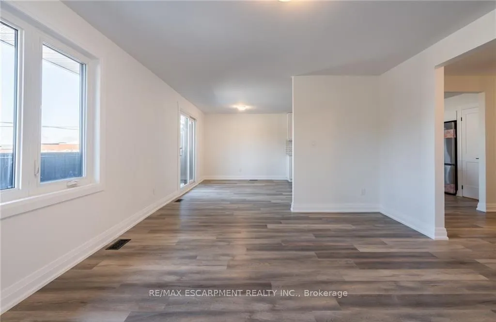 Photo 6 of Unit 3, 4289 Mountain Street, Lincoln, Beamsville — HOMEH