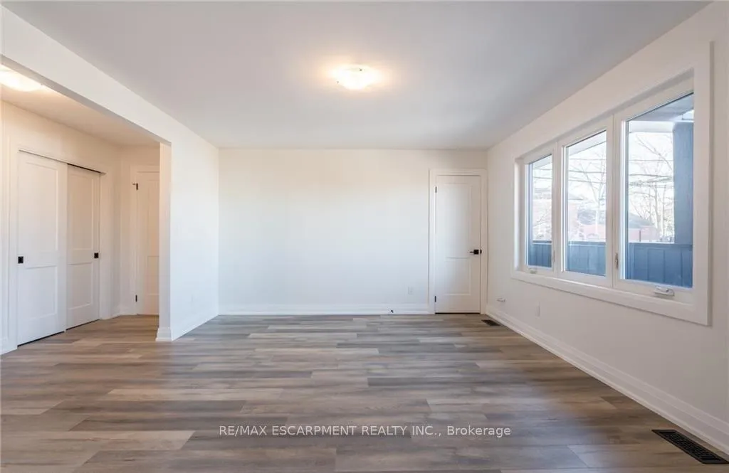 Photo 7 of Unit 3, 4289 Mountain Street, Lincoln, Beamsville — HOMEH