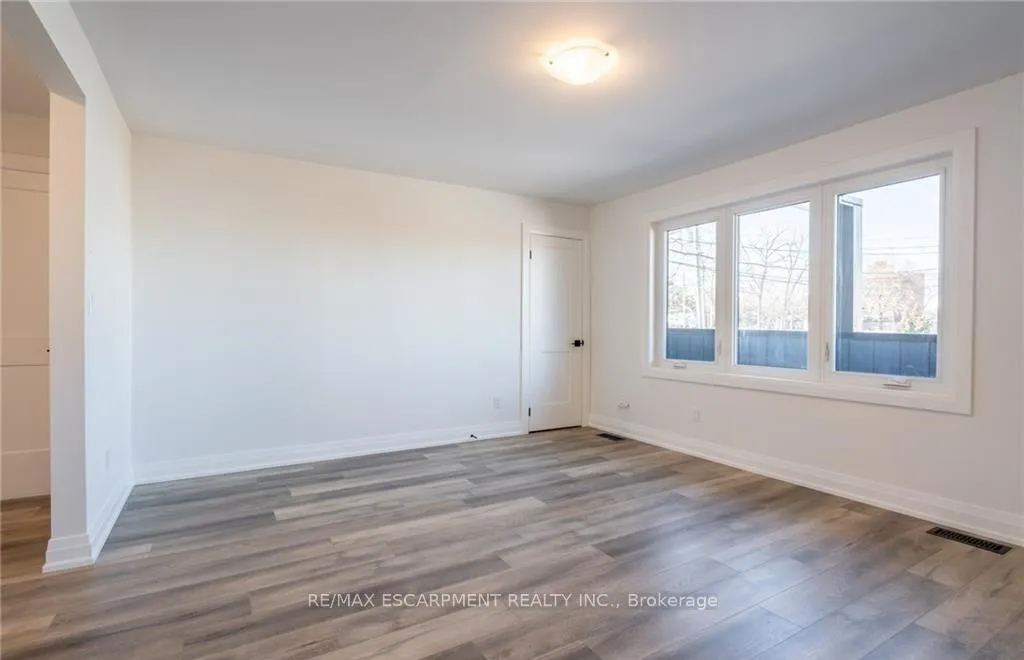 Photo 8 of Unit 3, 4289 Mountain Street, Lincoln, Beamsville — HOMEH