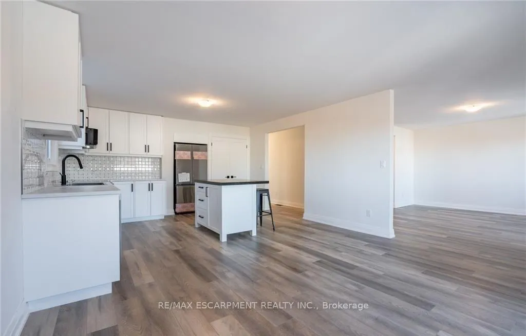 Photo 12 of Unit 3, 4289 Mountain Street, Lincoln, Beamsville — HOMEH