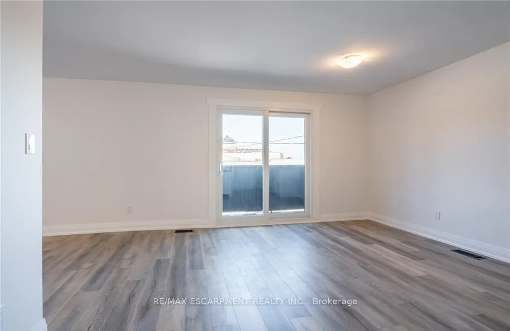 Photo 14 of Unit 3, 4289 Mountain Street, Lincoln, Beamsville — HOMEH