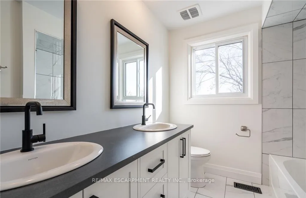 Photo 25 of Unit 3, 4289 Mountain Street, Lincoln, Beamsville — HOMEH