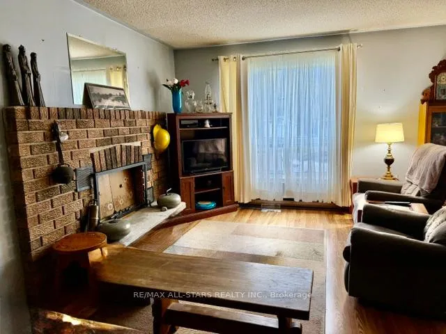 Photo 7 of 16 Dunn Street, Kawartha Lakes, Bobcaygeon — HOMEH