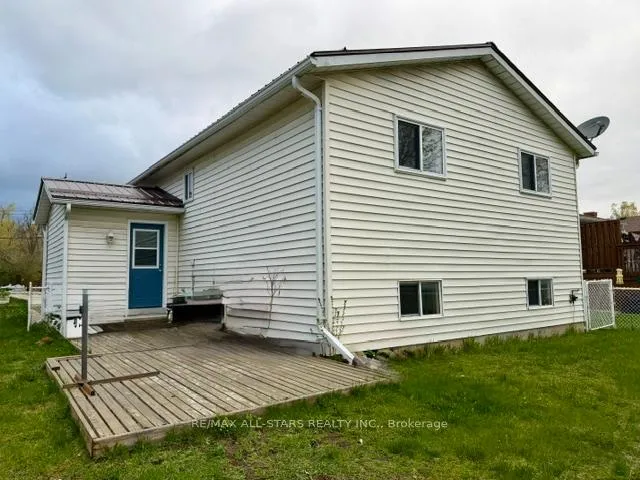 Photo 5 of 16 Dunn Street, Kawartha Lakes, Bobcaygeon — HOMEH