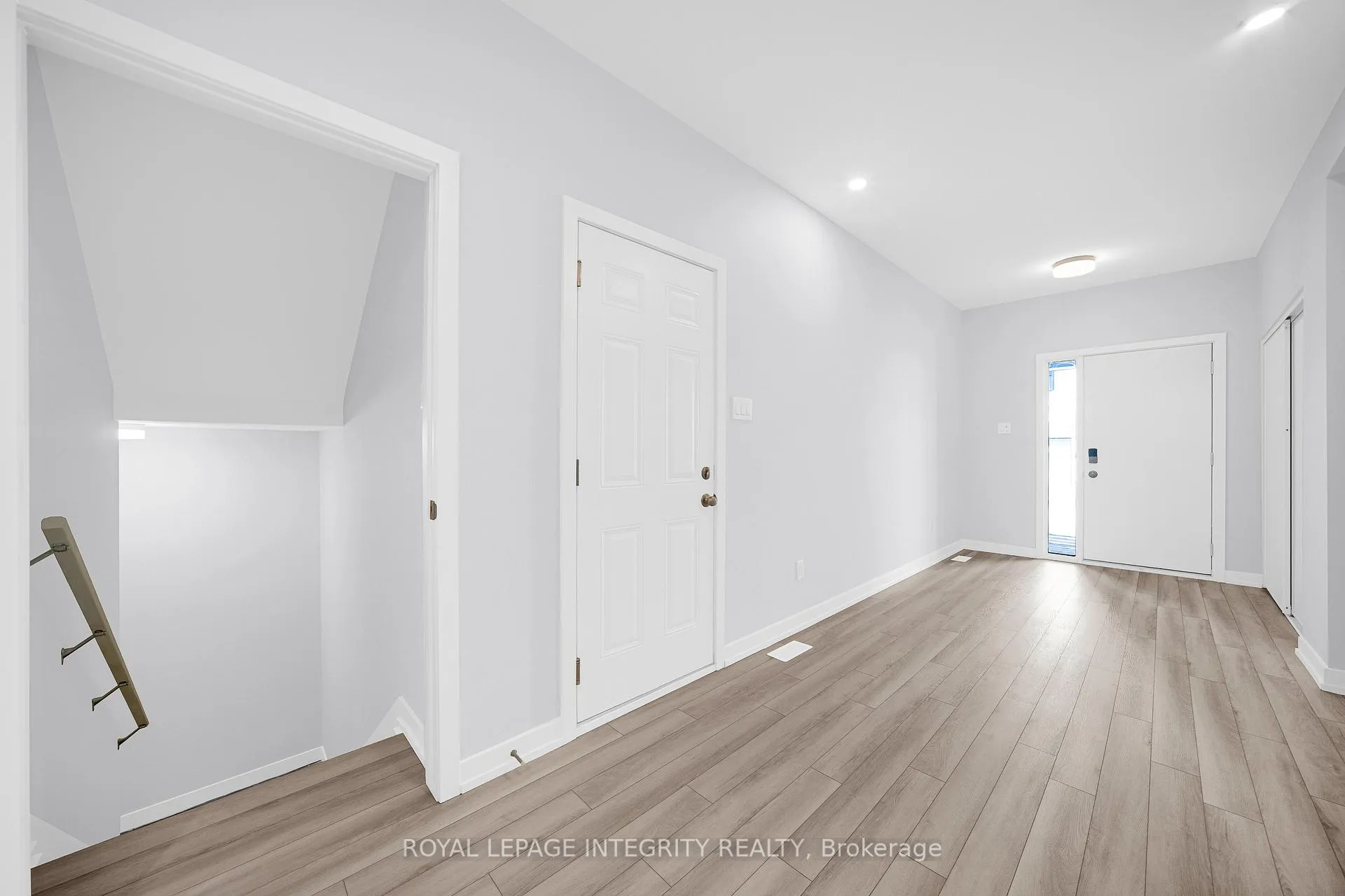 Photo 2 of 502 Celestine Private, Ottawa, Barrhaven - Heritage Park — HOMEH