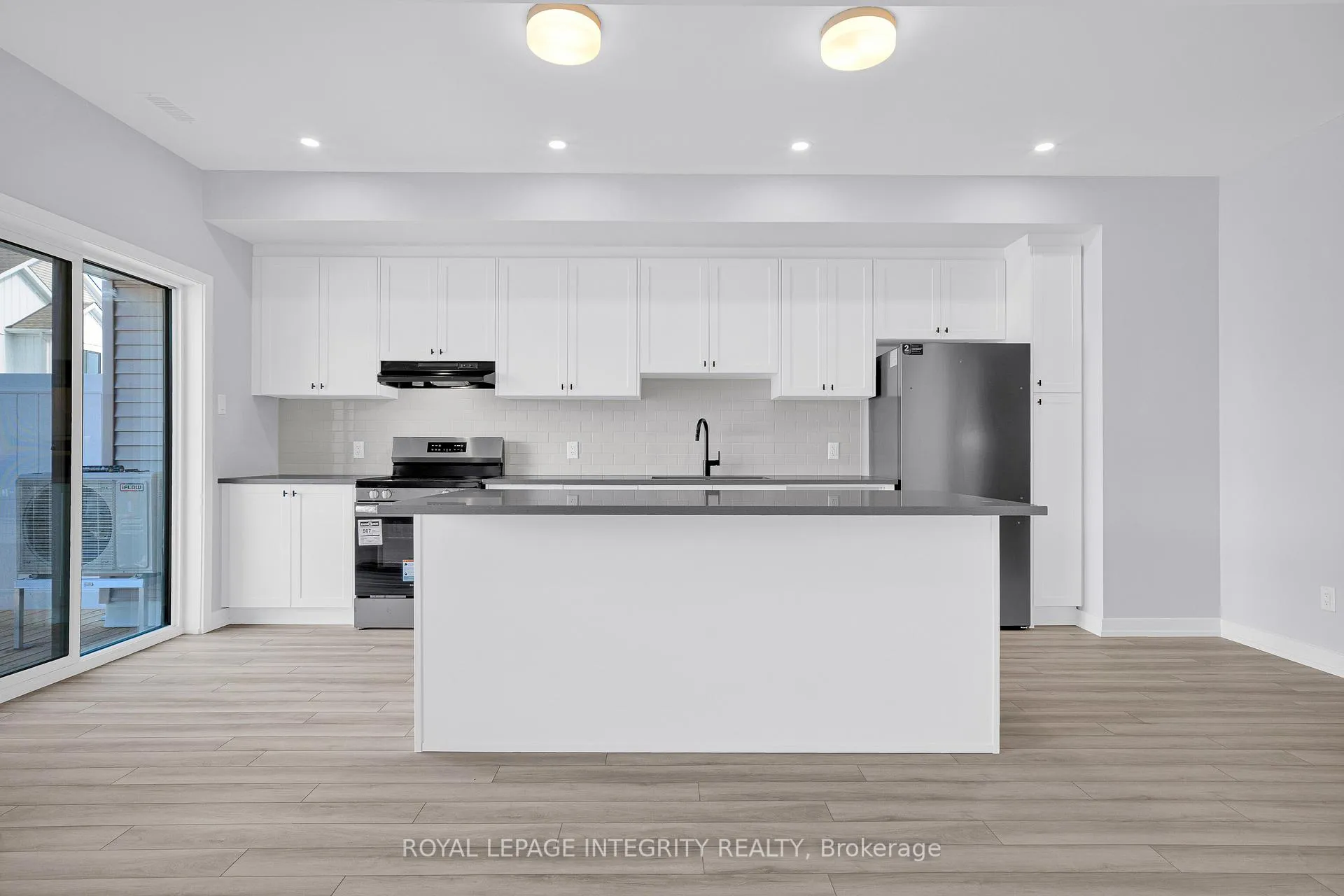 Photo 5 of 502 Celestine Private, Ottawa, Barrhaven - Heritage Park — HOMEH