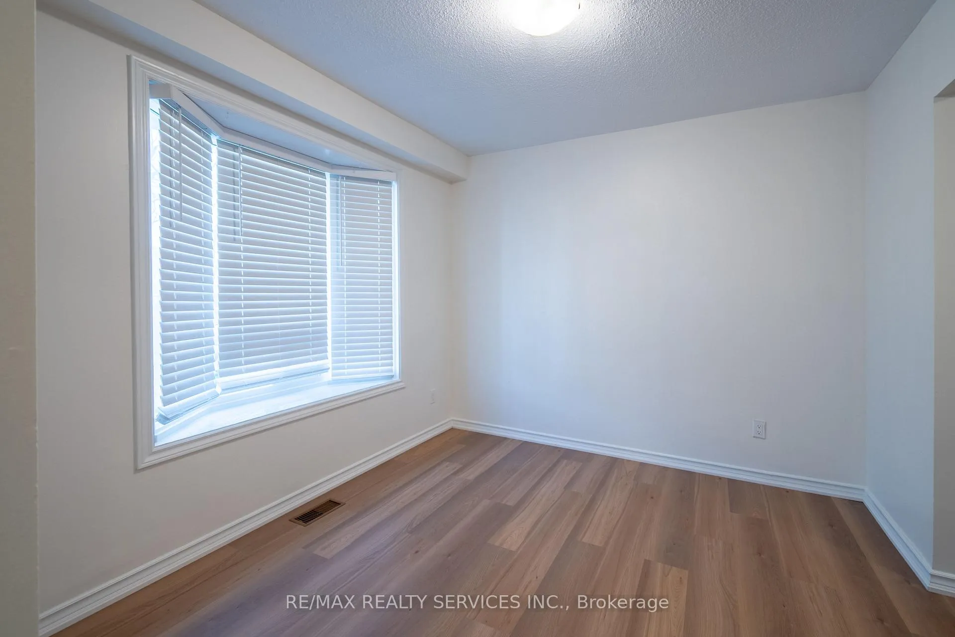 Photo 6 of Unit 176, 100 Brownleigh Avenue, Welland, Welland Downtown — HOMEH