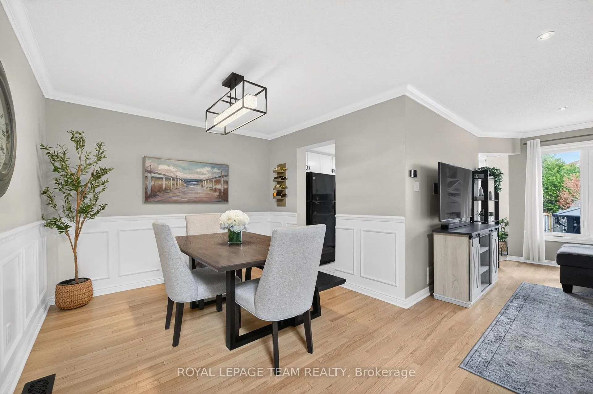 Photo 6 of 108 Landover Crescent, Ottawa, Kanata - Emerald Meadows/Trailwest — HOMEH