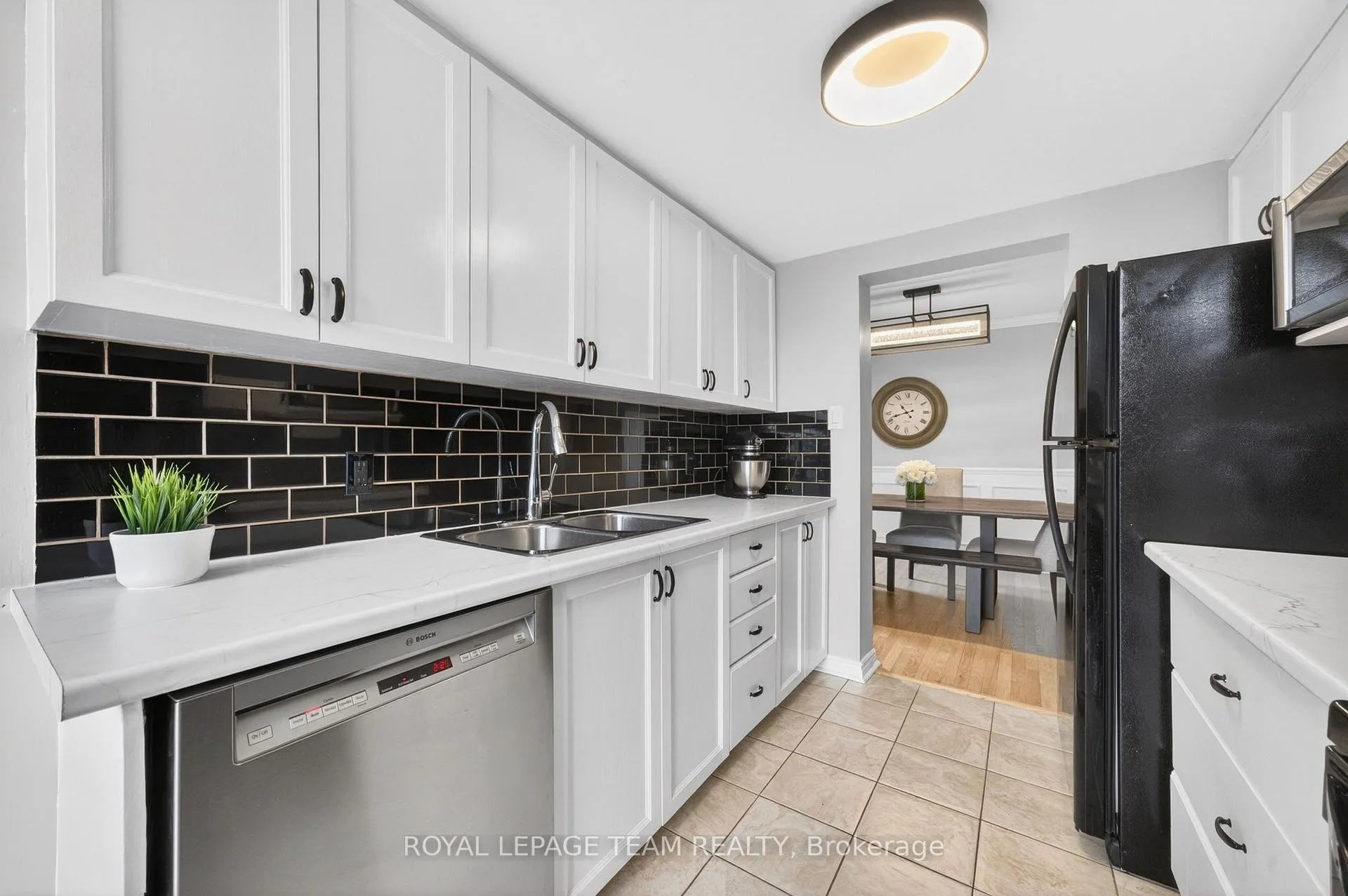Photo 12 of 108 Landover Crescent, Ottawa, Kanata - Emerald Meadows/Trailwest — HOMEH