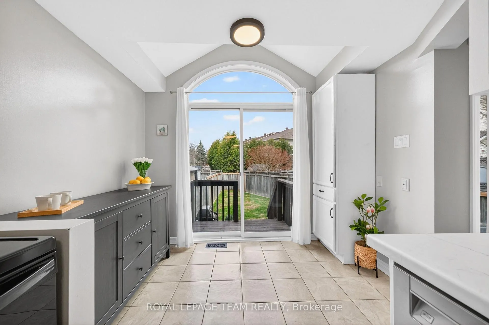 Photo 14 of 108 Landover Crescent, Ottawa, Kanata - Emerald Meadows/Trailwest — HOMEH
