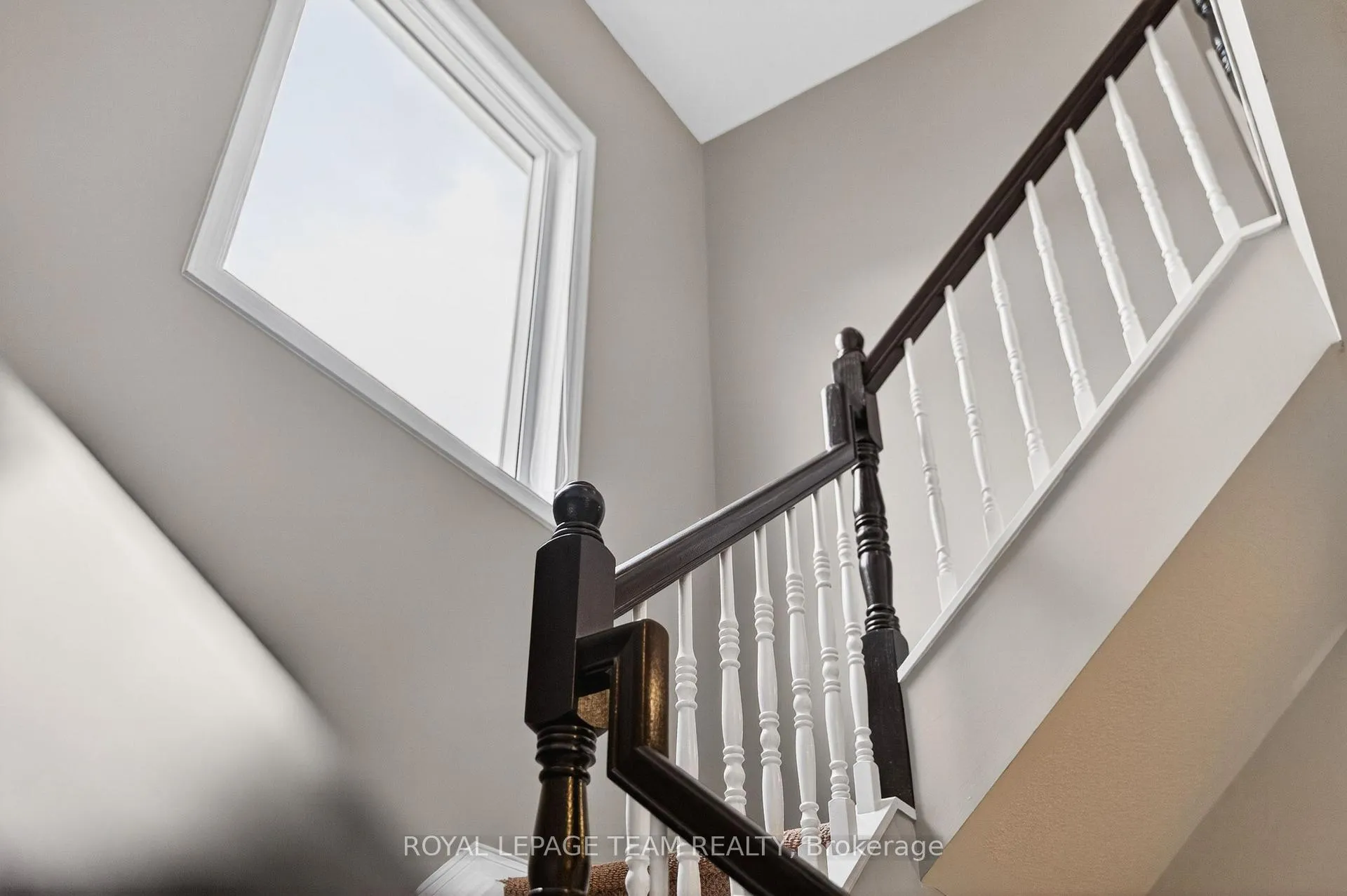 Photo 18 of 108 Landover Crescent, Ottawa, Kanata - Emerald Meadows/Trailwest — HOMEH