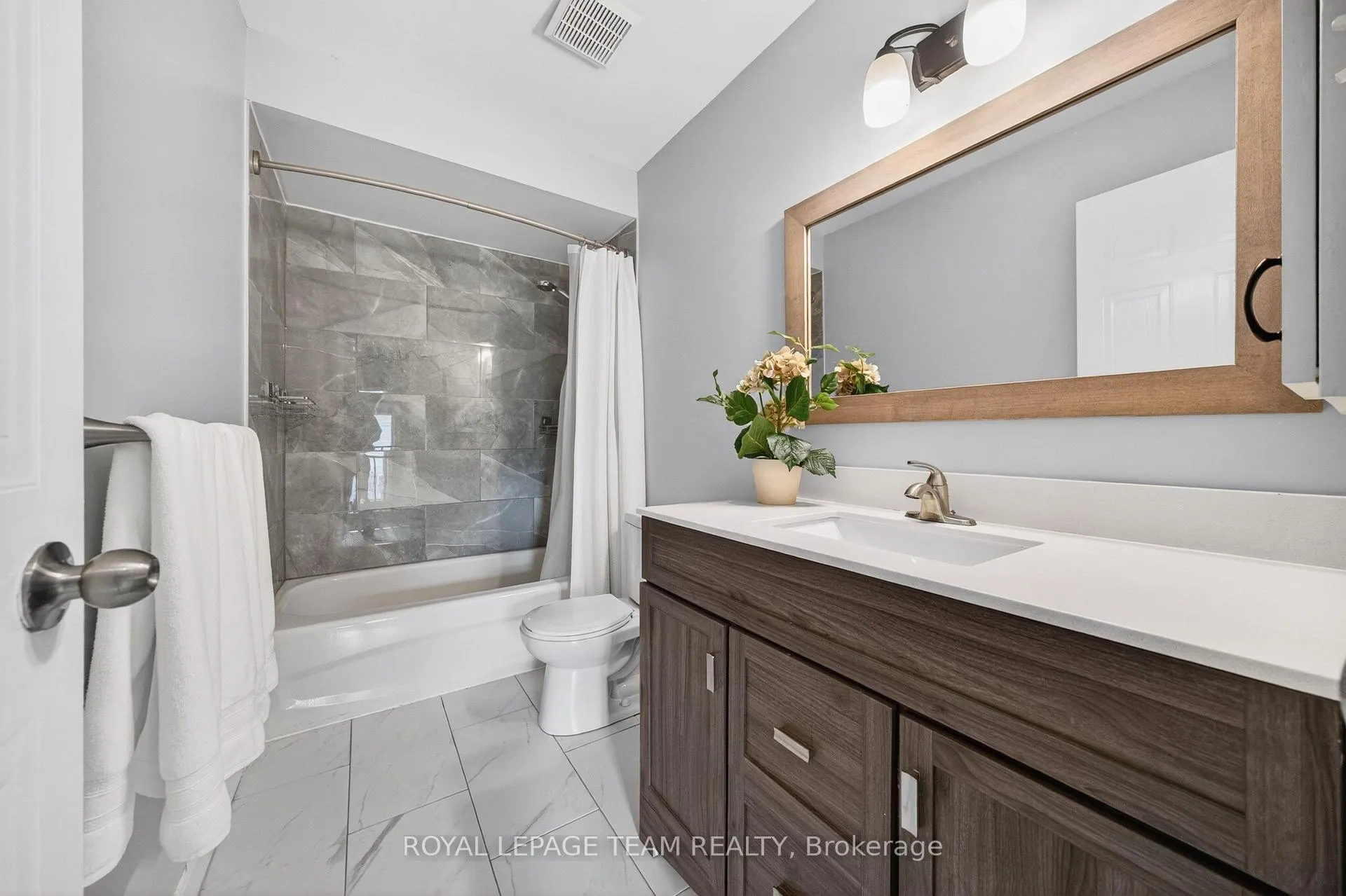 Photo 28 of 108 Landover Crescent, Ottawa, Kanata - Emerald Meadows/Trailwest — HOMEH